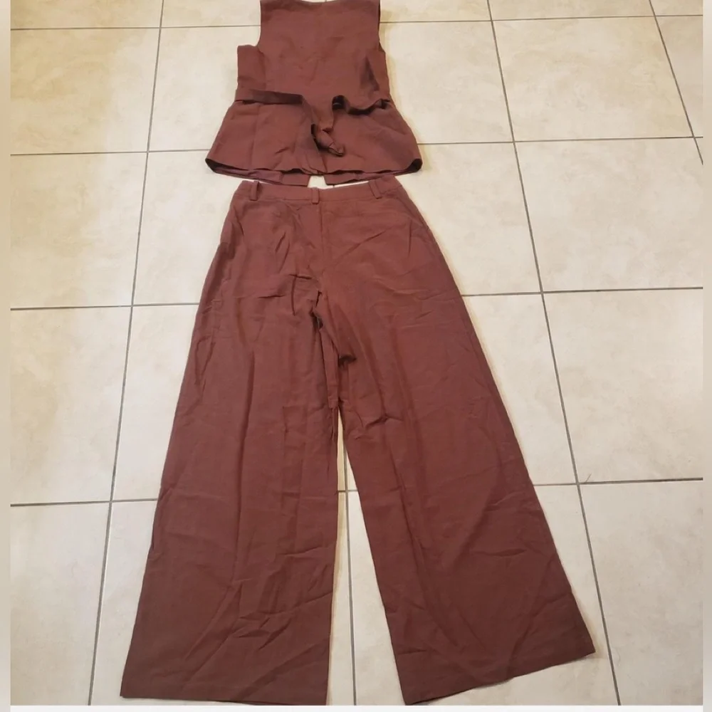 Commense Linen Set - Picture 3 of 8